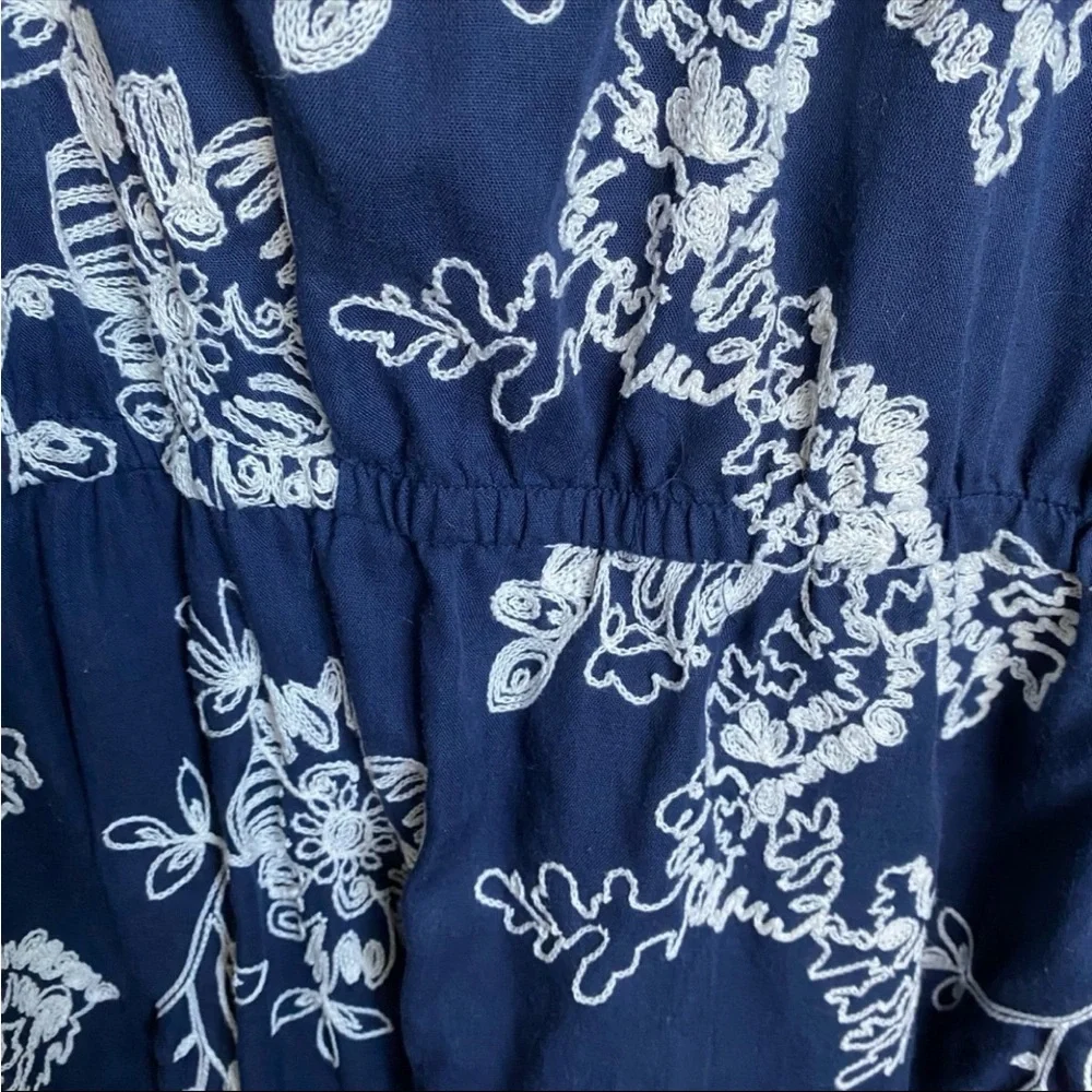 🔥5/$25 Westport Dress Navy & White Embroidered Coastal Beach Travel Cruise Dress - Picture 6 of 9